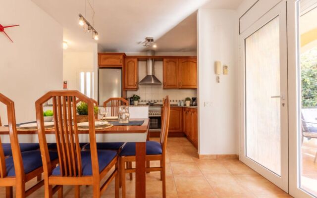 House Sally Deltebre