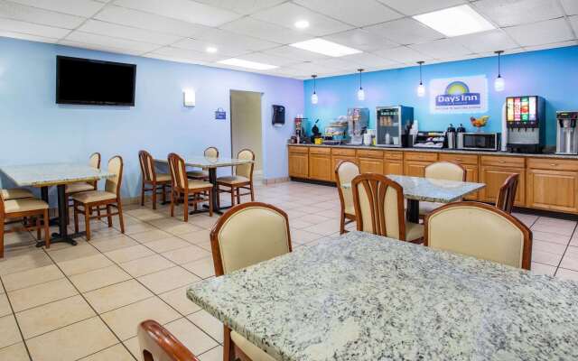 Days Inn by Wyndham Livonia/Canton/Detroit