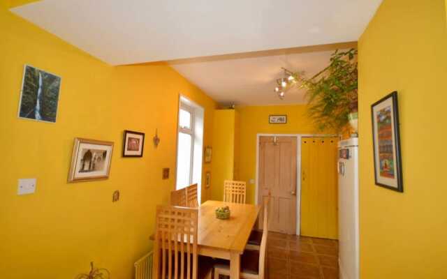 Eclectic Home In Trendy Bristol Suburb