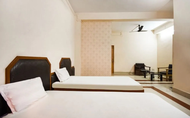 Akash Guest House by OYO Rooms