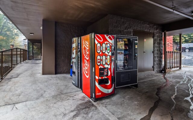 Family Inns of America