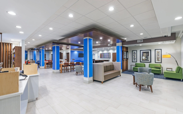 Holiday Inn Exp Stes Purcell by IHG
