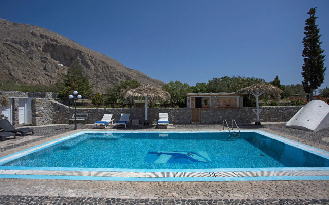 The Birds Villa included Car rental