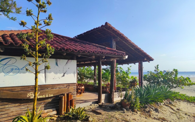 Playa Hermosa Ecolodge