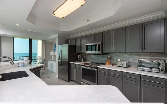 Phoenix Ix 608 3 Bedroom Condo