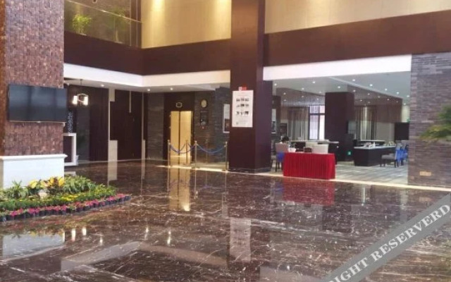 Yiqing Holiday Hotel
