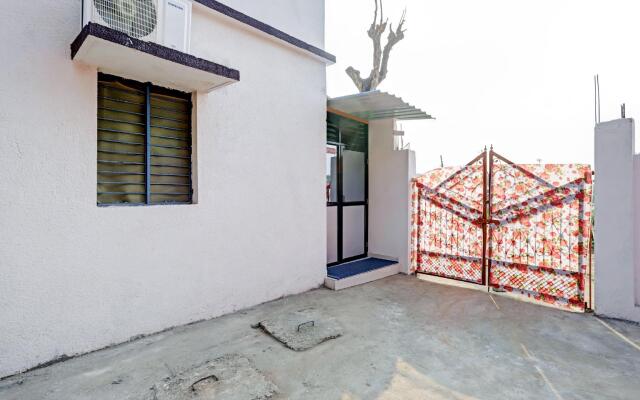 OYO Flagship 83065 Hotel Pritesh Avenue