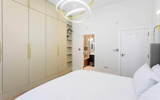 Gorgeous Flat in the Heart of Acton