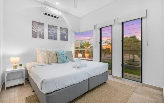 Zenhouse Solstice Designer 4-br Executive Retreat