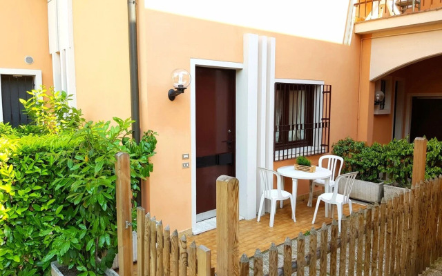 Bright Apartments Sirmione -Sorgente Pool 1