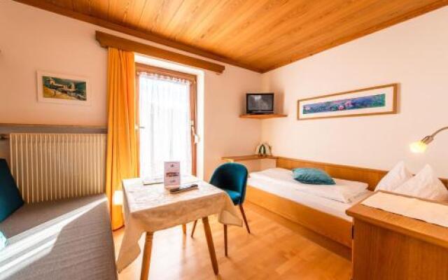 Garni Appartements Almrausch