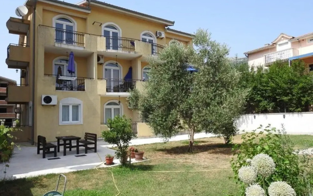 Luna Apartments