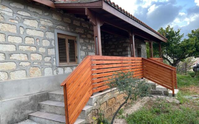 Sea-View Stone House Neo Chorio