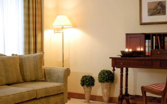 Athens Atrium Hotel and Suites