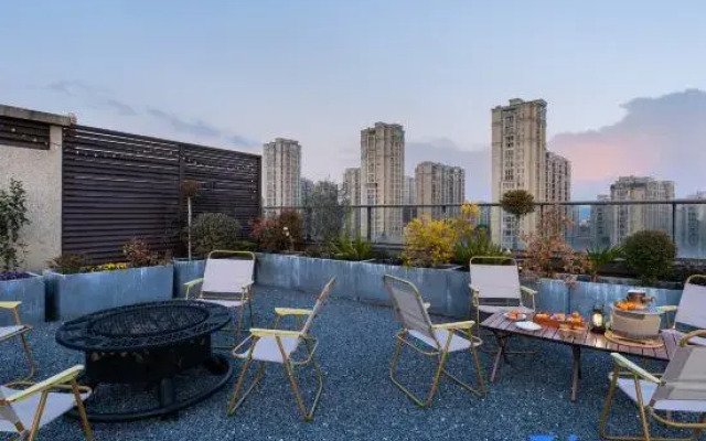 Veegle By Landison Hotel