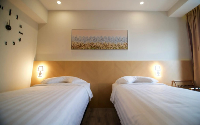 Verse Luxe Hotel Wahid Hasyim