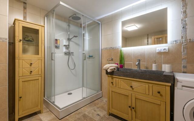 Les Nuits d'Anis - Parking Sécurisé