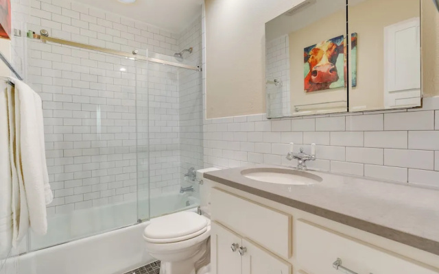 Austin Home Near Zilker Park w/ Yard: Pets Allowed