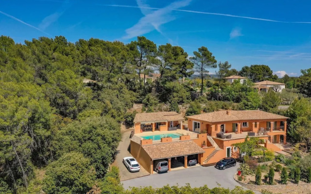 Luxury Property With Private Pool