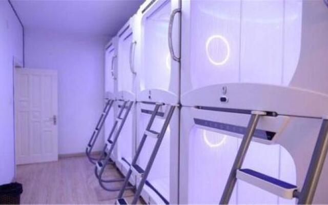Harbin Longmen Capsule Youth Hostel
