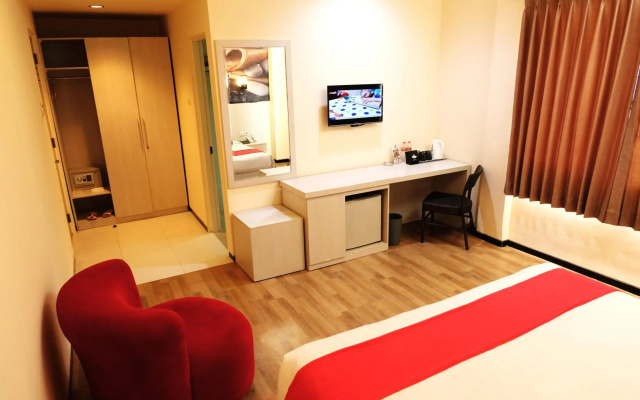 Halogen Hotel