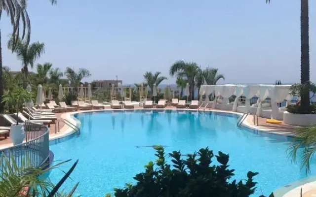 Pefkos Blue Hotel