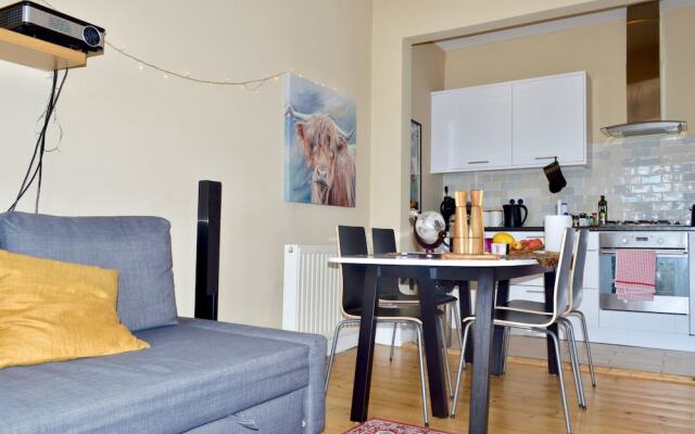Homely 2 Bedroom Flat Next to Botanical Gardens