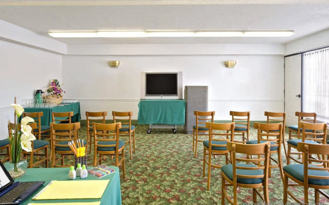 Americas Best Value Inn & Suites Melbourne