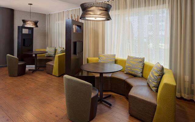 Courtyard by Marriott Long Island MacArthur Airport