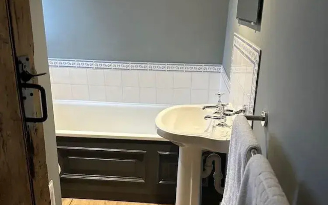 Meadow Cottage