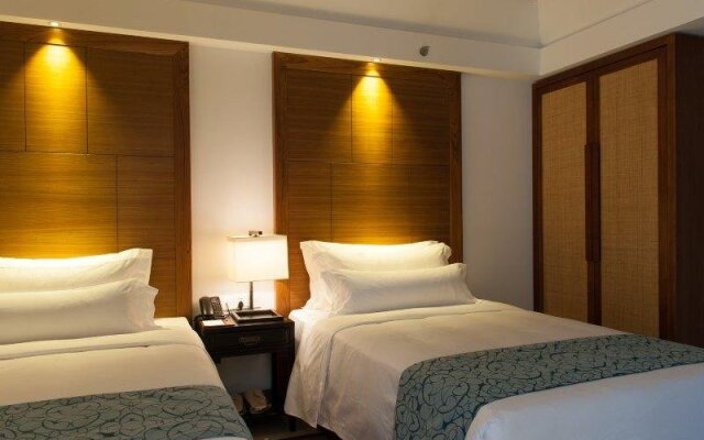 21° Holiday Hotel