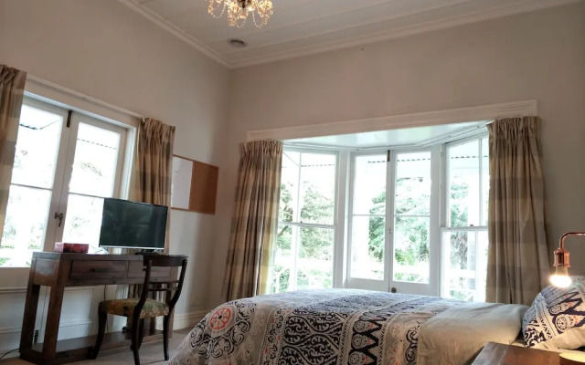 Western Springs Villa