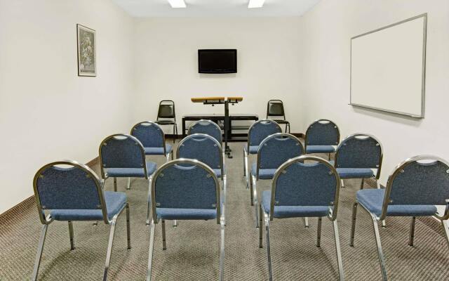 Econo Lodge Inn & Suites Mesquite - Dallas East