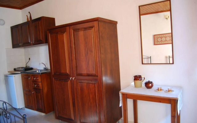 Erato Apartments