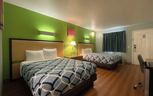 Country Yard Inn and Suite