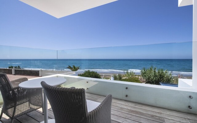 Villa first line beach, 6 bedrooms, private pool, Costabella, Marbella