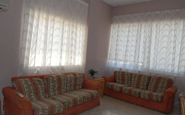 Maistros Hotel Apartments