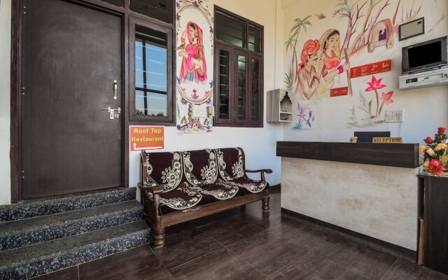 OYO 10682 Hotel Blue Lotus