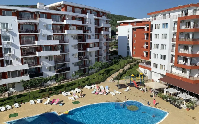 kalina private apartments in Marina View