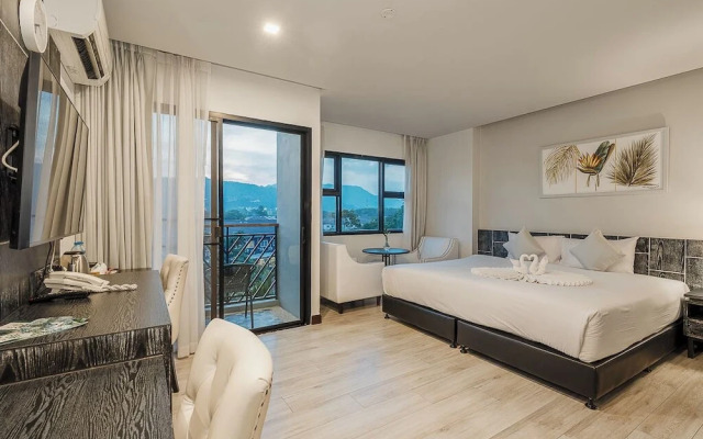 Coco Paradiso Phuket Hotel