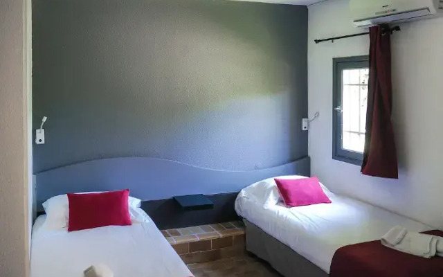 Marina Hotel Club