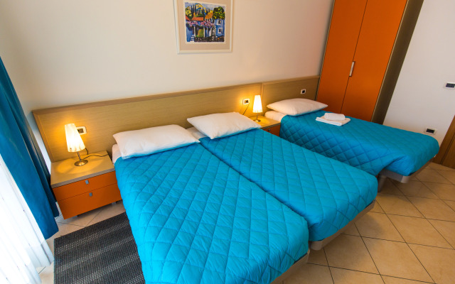 Splendid Golden Rocks Resort