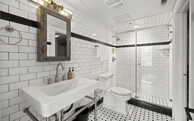 The Maverick, powered by Placemakr - River Walk