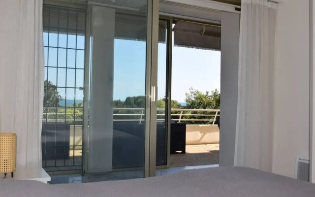 Sea View in Golfe-juan Near Cannes Beach