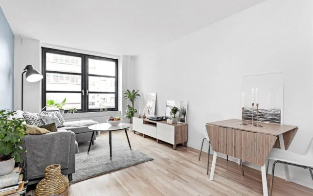 Stayplus Studio W/Balcony- Hip Area