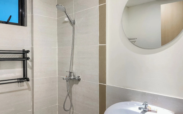 Comfort Look 2Br At Meikarta Apartment