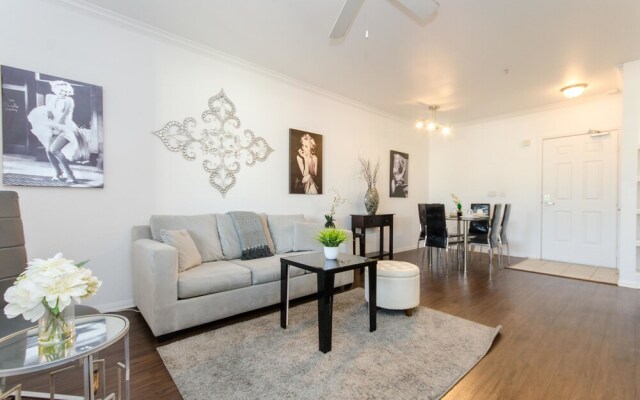 6BD Hollywood Stars Walk of Fame Suite