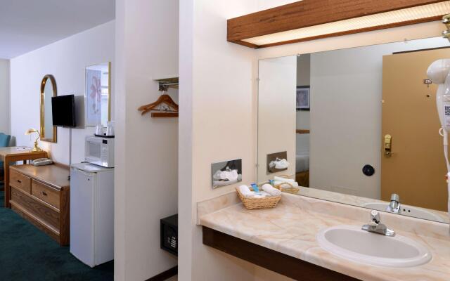 Americas Best Value Inn La Crosse