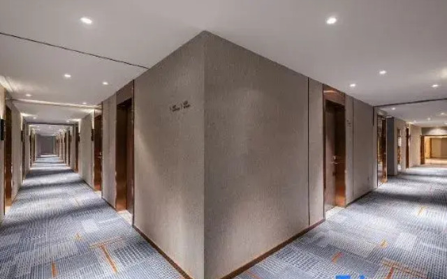 Yitel (Beijing Wangfujing Subway Station Pedestrian Street)