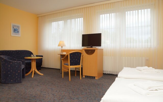 Warias Hotel & Restaurant